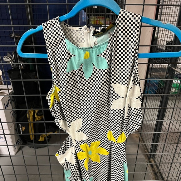 Fun retro cutout dress - Picture 1 of 3